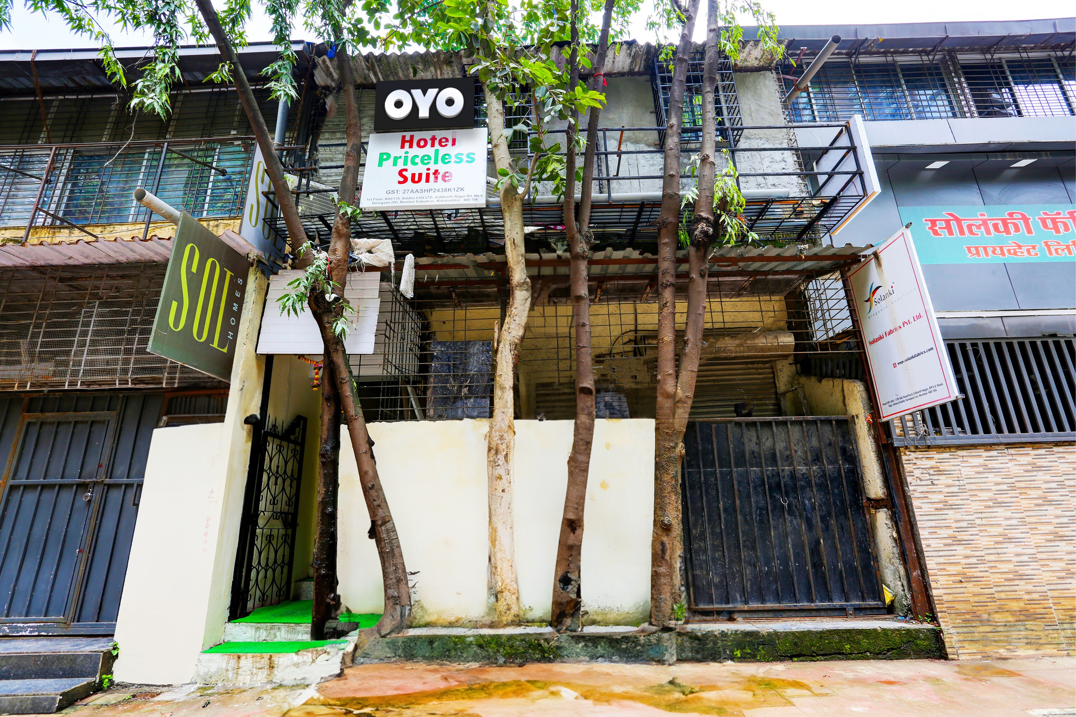 Collection O Goregaon West - Tap to explore photos