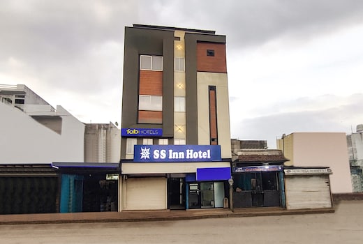 FabHotel SS Inn - Indore International Airport