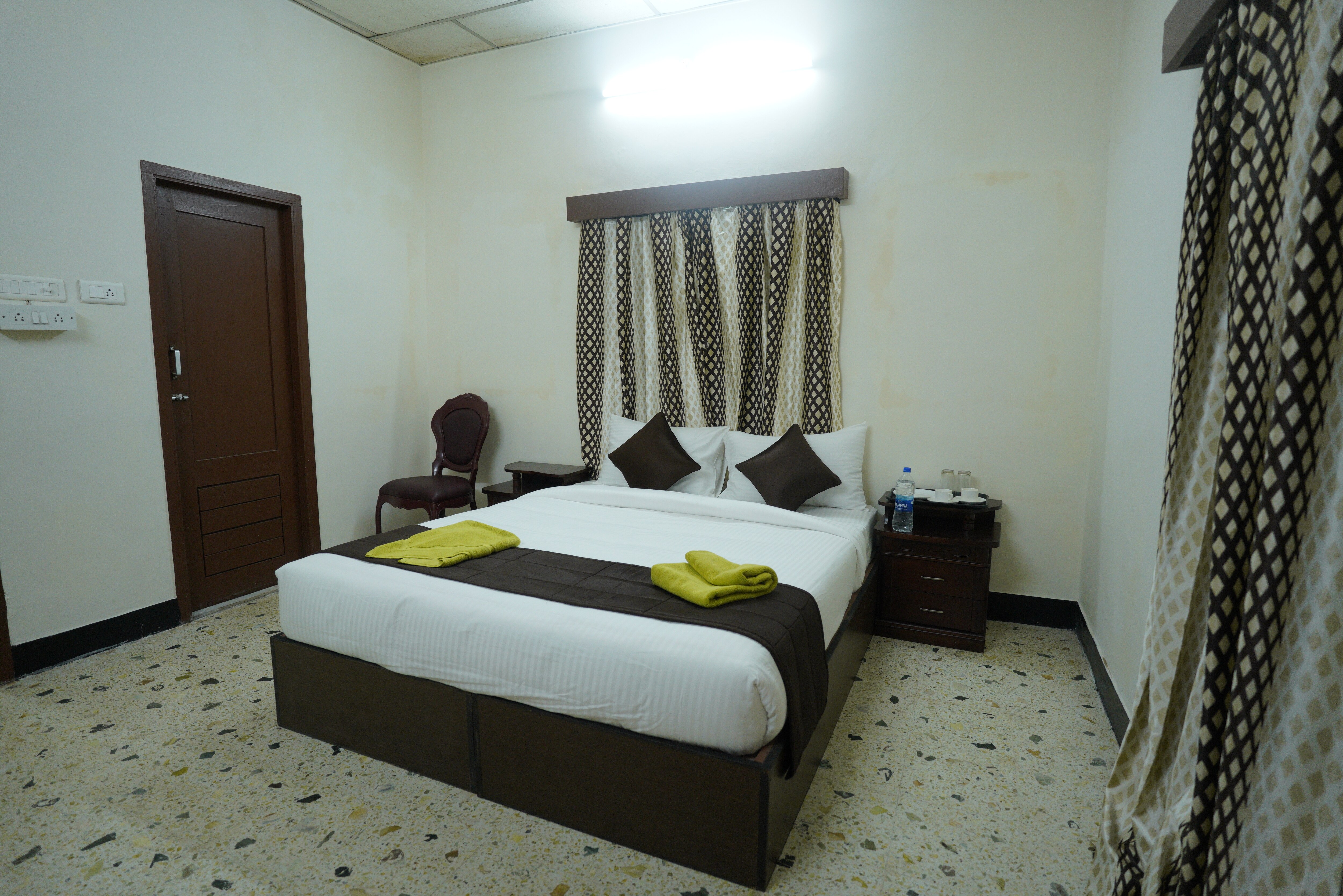 Stay Square Inn Express - Tap to explore photos