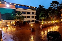 Hotel Liwa Tower, Kunnamkullam