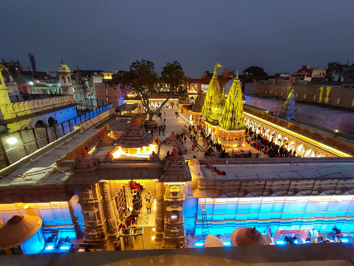 Hotel Sahu Near Kashi Vishwanath Temple Gate - Tap to explore photos