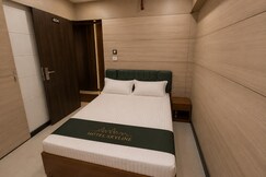 Hotel O Skyline, Palsana