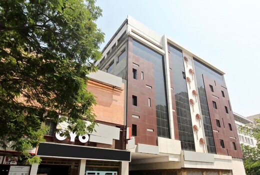 Hotel O Vasundhara Guest House Near Tankbund