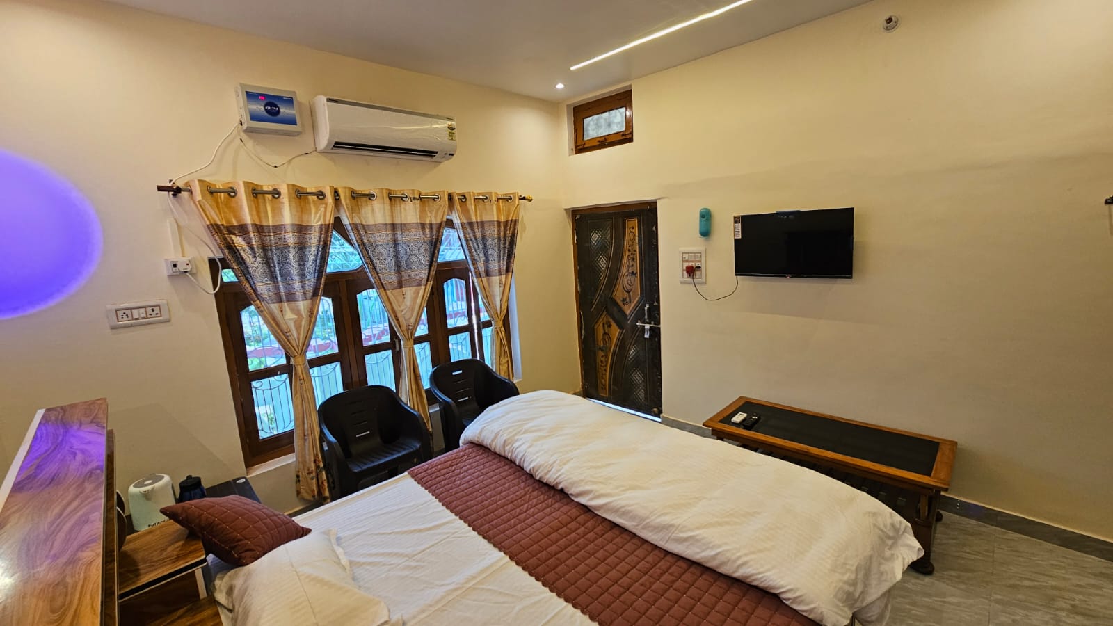 Diamond Palace Homestay - Tap to explore photos