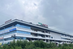 HOTEL HAMPTON, Vyara