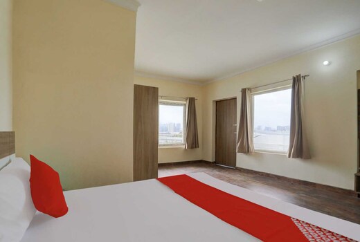 Hotel O Shaheed Bhagat Singh Inter College Roza Jalalpur