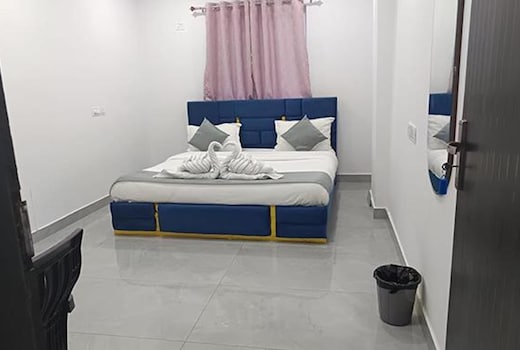 FabHotel High Rise Near Airport