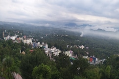 HONEY HIVES CLUB HOUSE AND HOTELS, Kuzhittura