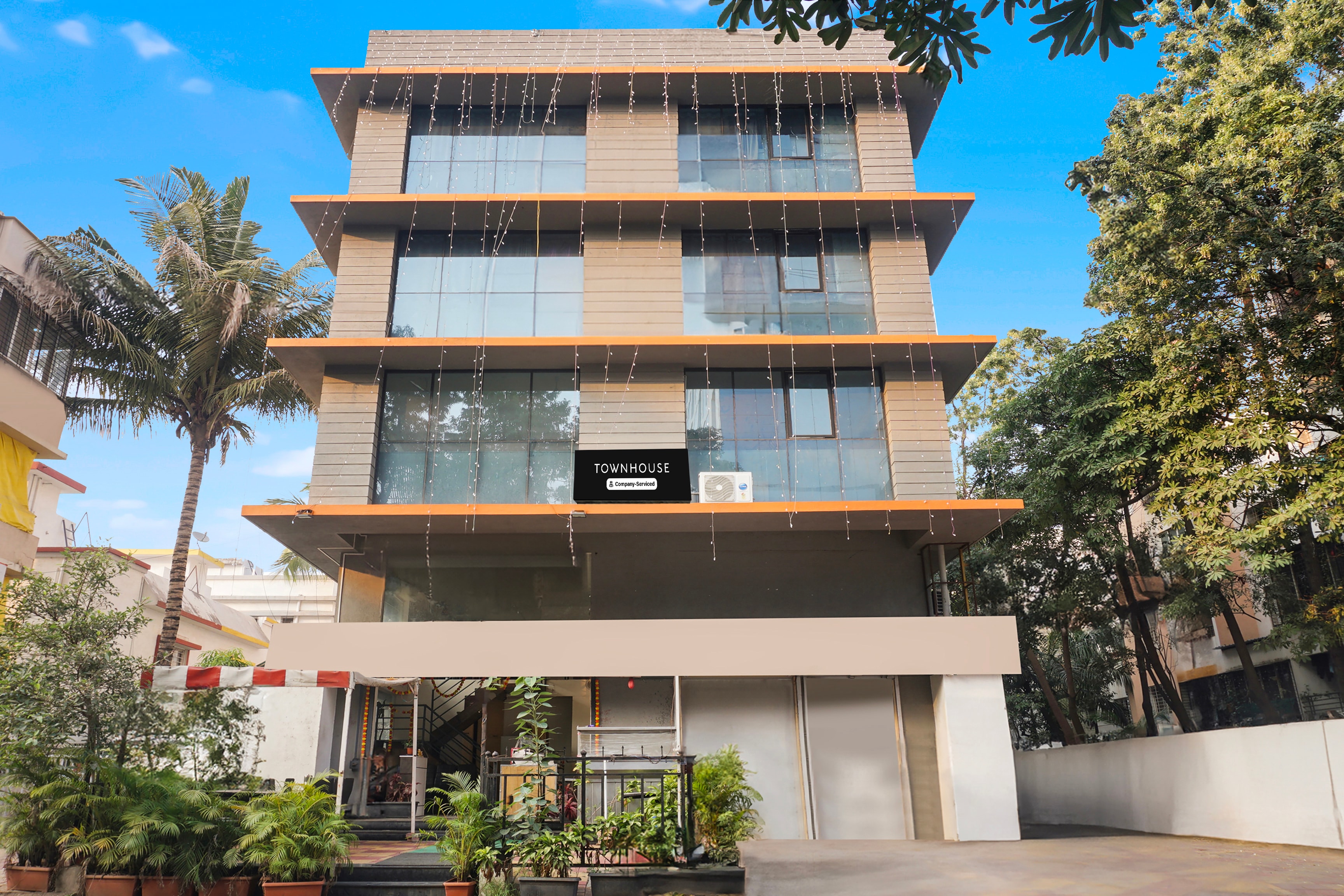 Super Townhouse Hadapsar formerly Savali Inn - Tap to explore photos