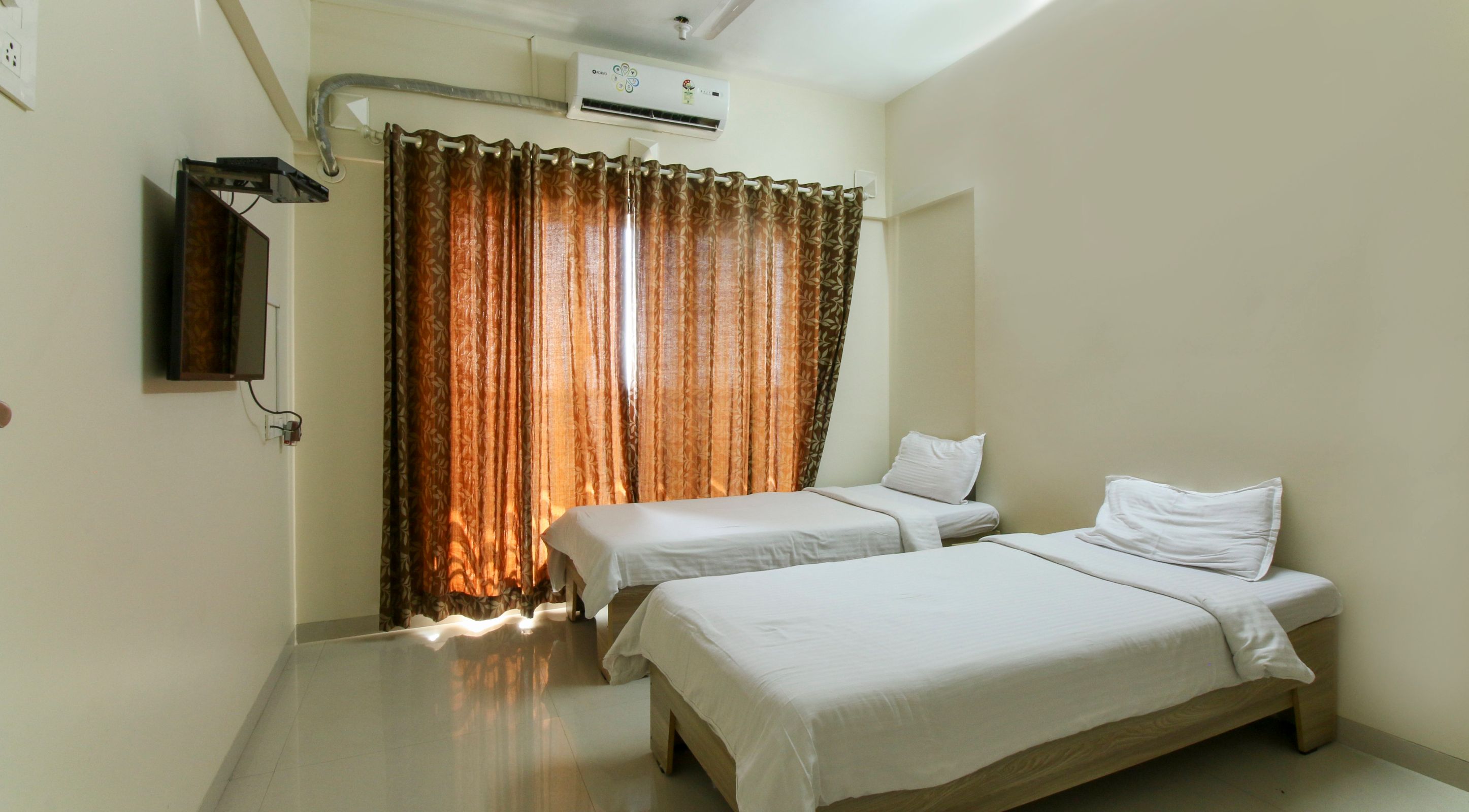 TULIIPSTAYS - VIKHROLI MAYFAIR HILLCREST - Tap to explore photos