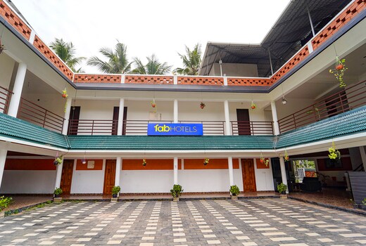 Fabhotel Star Inn Plus - Nr Kovalam Beach