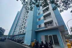 Hotel O Apartement Sentraland Karawang By Agung Rent, Karawang