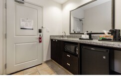 Hampton Inn & Suites by Hilton Lethbridge, Lethbridge, Alberta