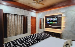 Marvelous Room 201