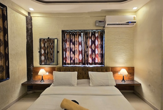 Mount Bungalows 6 bhk luxury private pool Villa