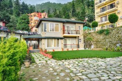 Hillside Harmony 4BR near Kainchi Dham by Homeyhuts, Bhowali