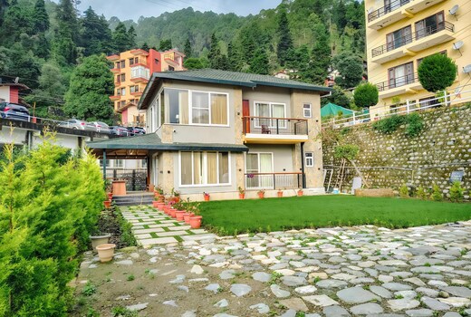 Hillside Harmony 4BR near Kainchi Dham by Homeyhuts