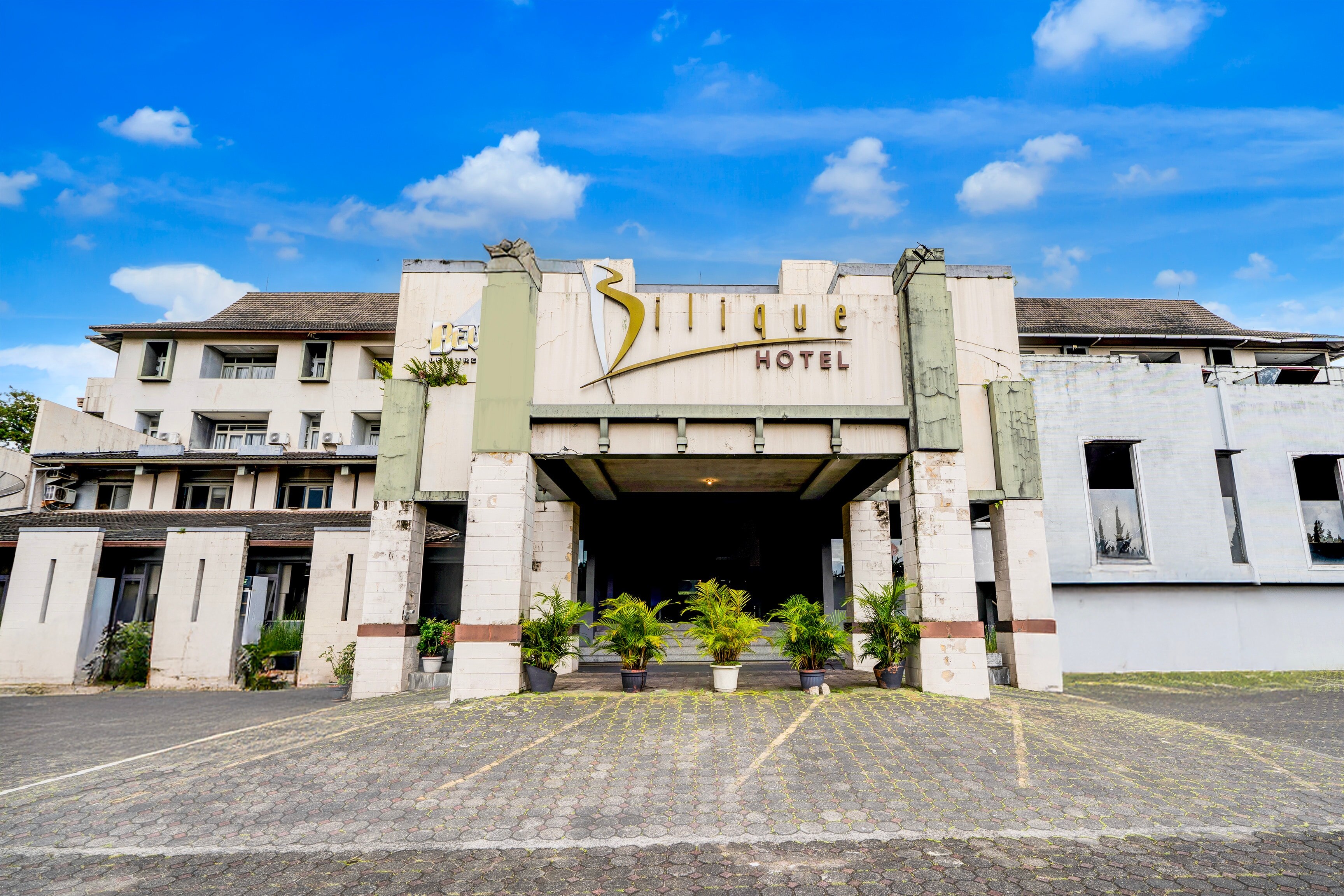 Dancenter Lembang Near Dusun Bambu Formerly Hotel Bilique - Tap to explore photos