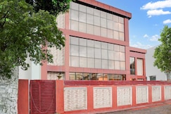 Townhouse Vikas Nagar Lucknow Formerly Hotel Star Radisson, Lucknow