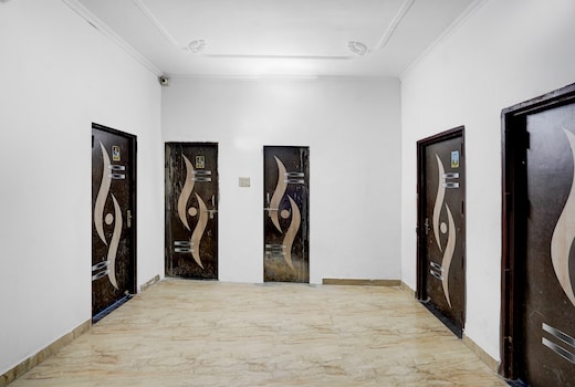 SPOT ON by OYO PRIYANSHU RESIDENCY & PARI INN GUEST HOUSE & STAY HOME