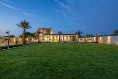 Luxury Yohaan Farm w Pool Lawn BBQ, Jaipur
