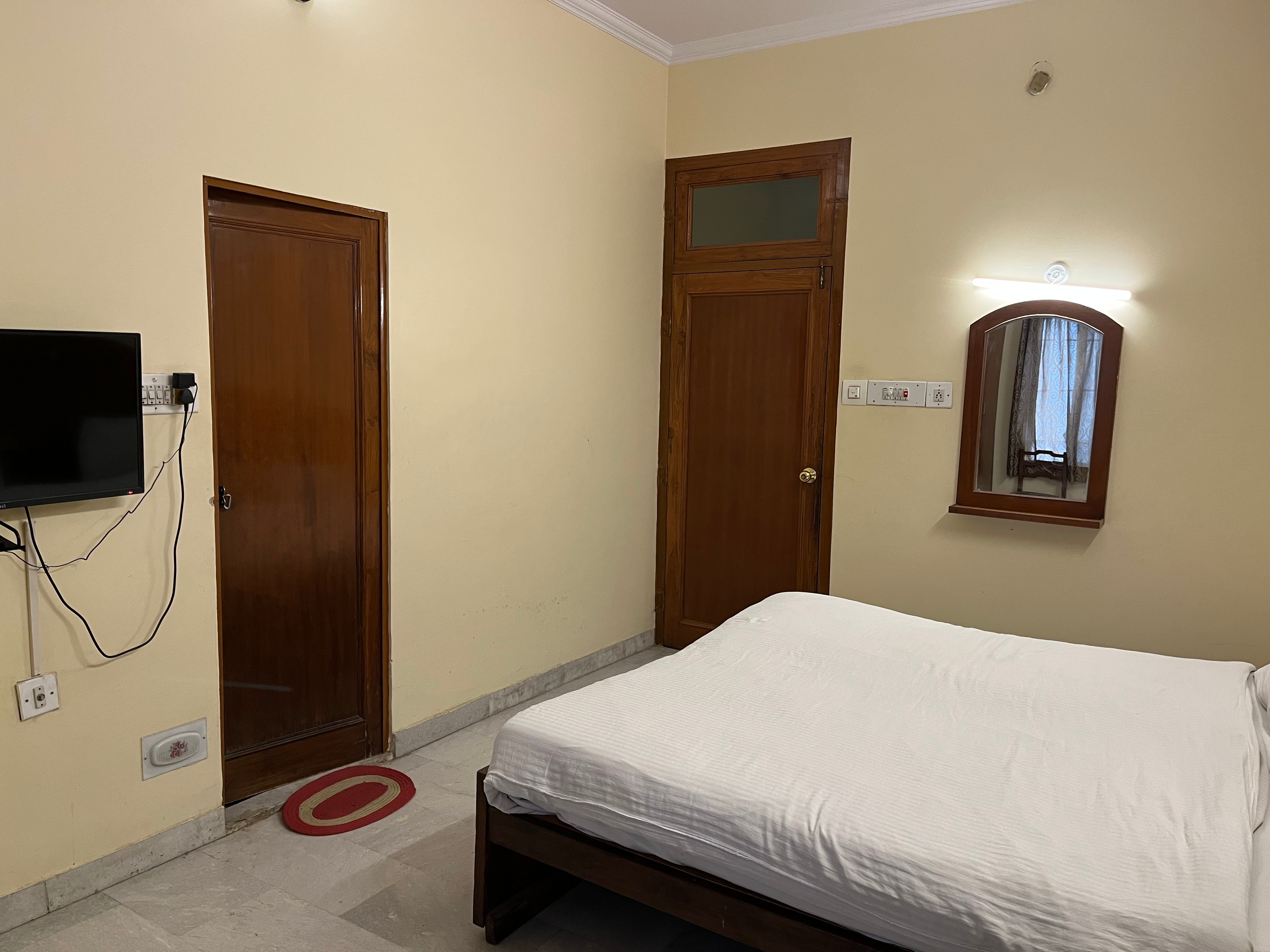 Hotel Raghav Palace - 1.5km Jaipur junction & 0.50km Sindhi camp - Tap to explore photos