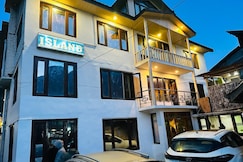 Hotel Island, Pahalgam