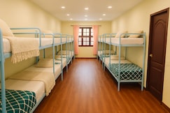 Awara Hostels & Dormitory, Lucknow