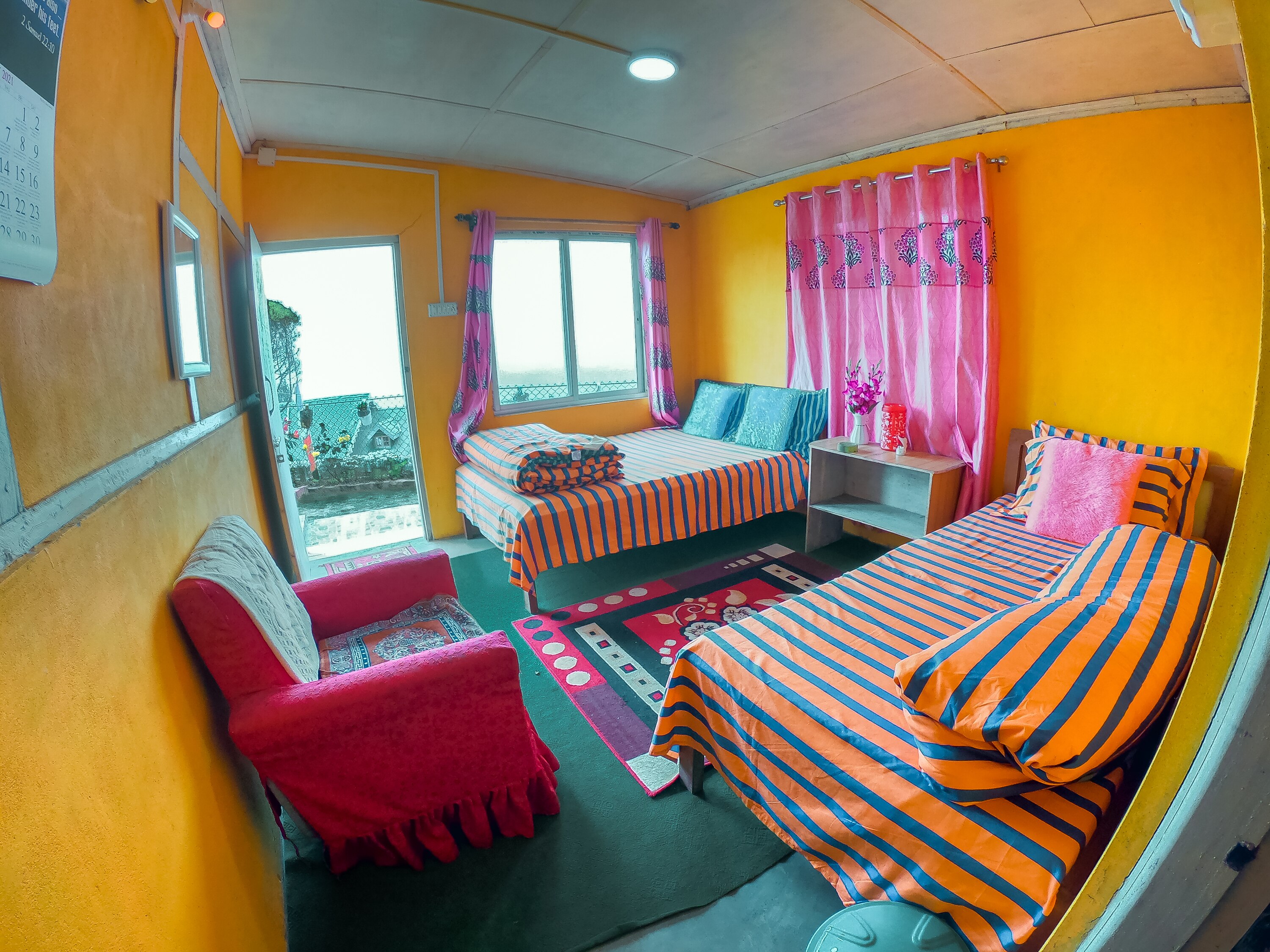 Bon Pinewood Homestay - Tap to explore photos