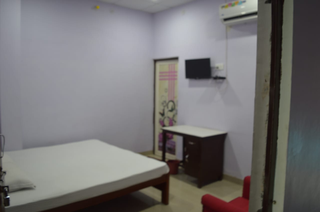 Vandana Guest House - Tap to explore photos