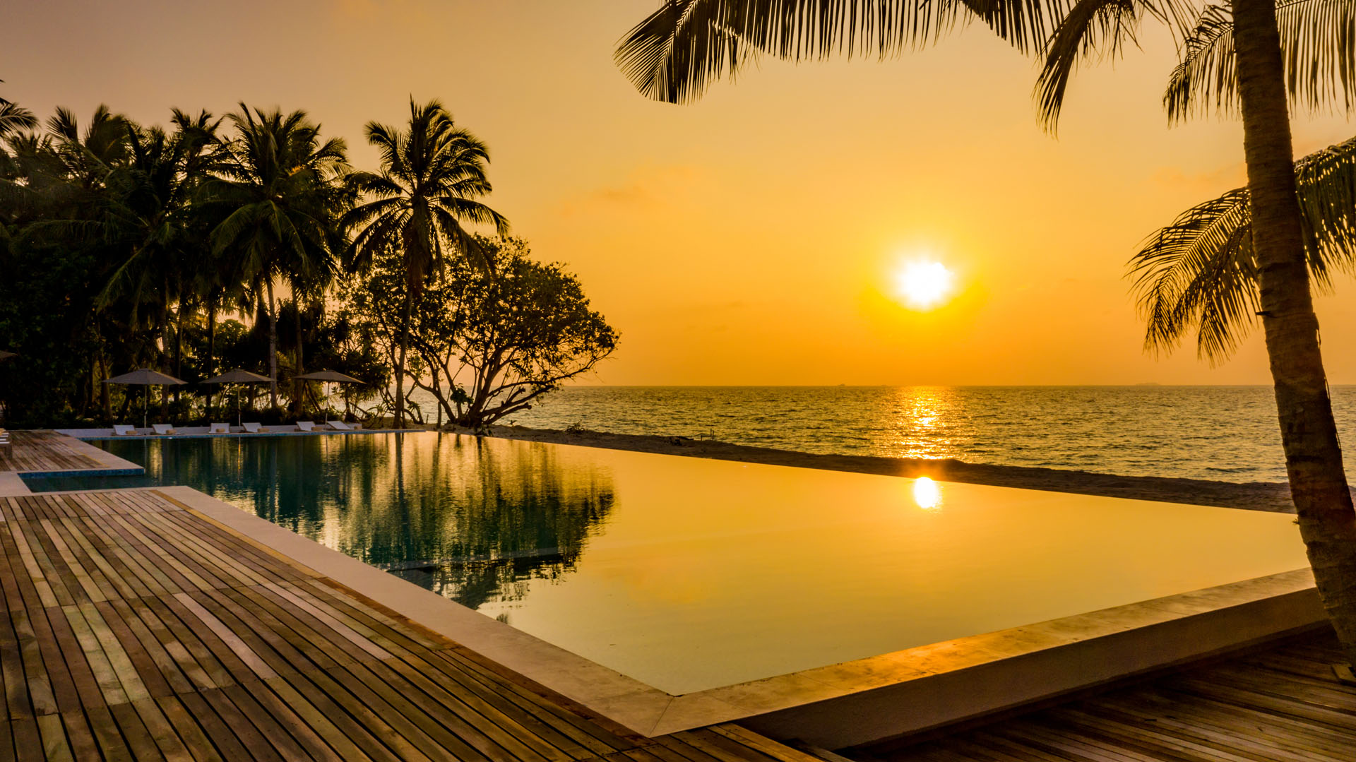 Fiyavalhu Resort Maldives - Tap to explore photos