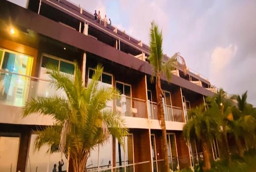 NIRAKI VILLA by Seascapes