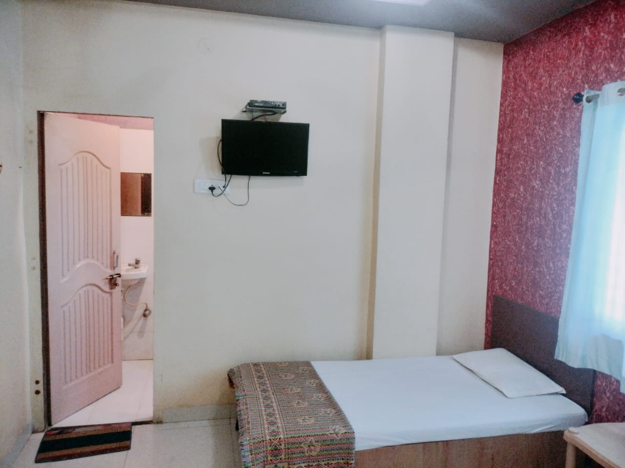 Hotel Sai Prasad - Tap to explore photos