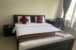 MH12 Services Viman Nagar Luxury Apartment, Pune