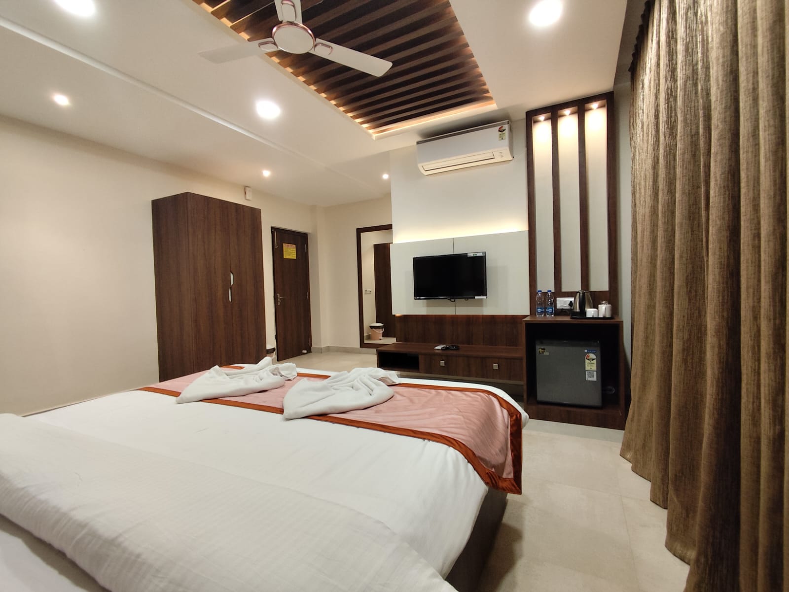 Mohana Beach Resort - Tap to explore photos