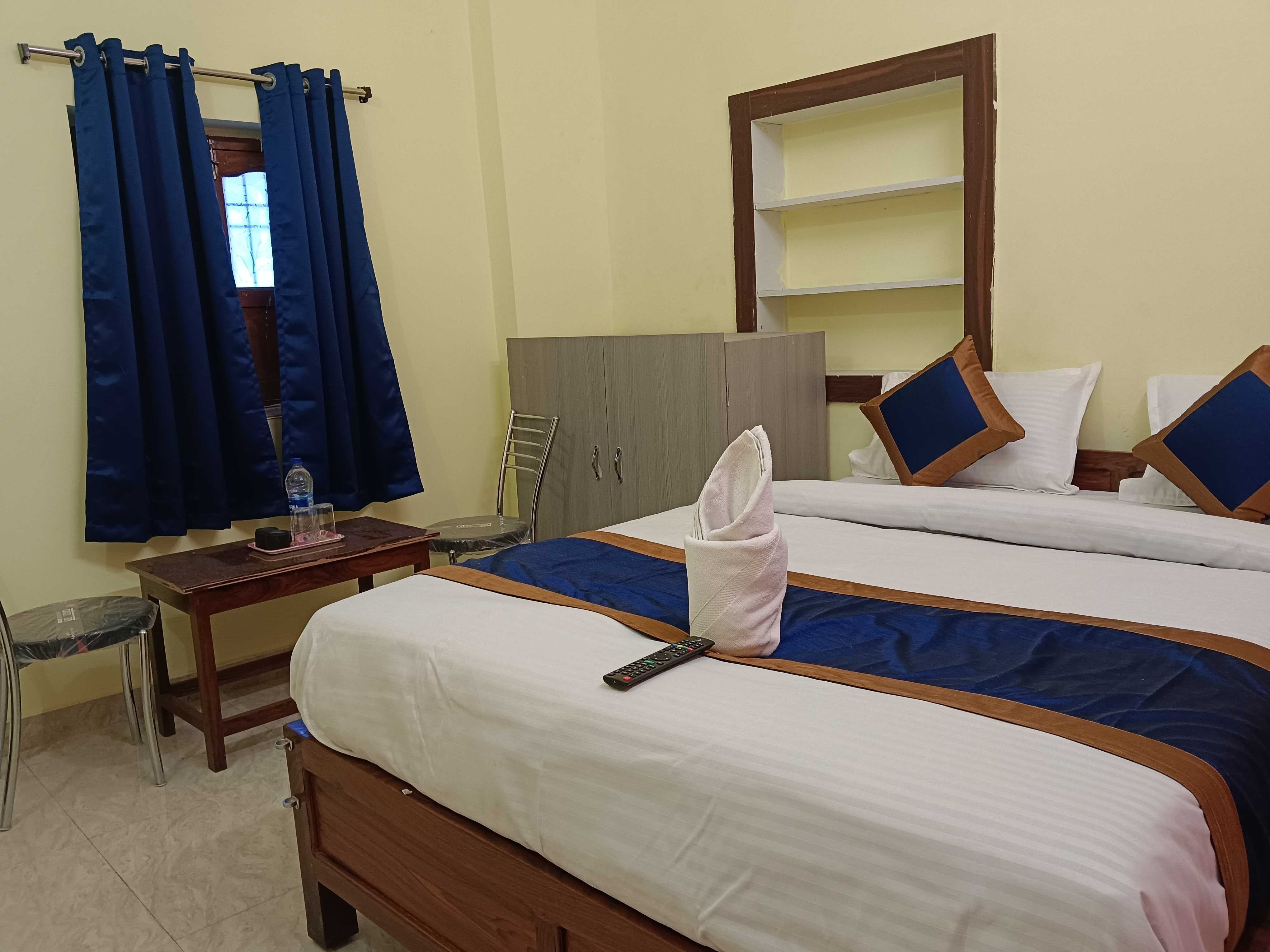 Super Hotel O Siddhivinayak - Tap to explore photos