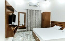 Deluxe Room 22
