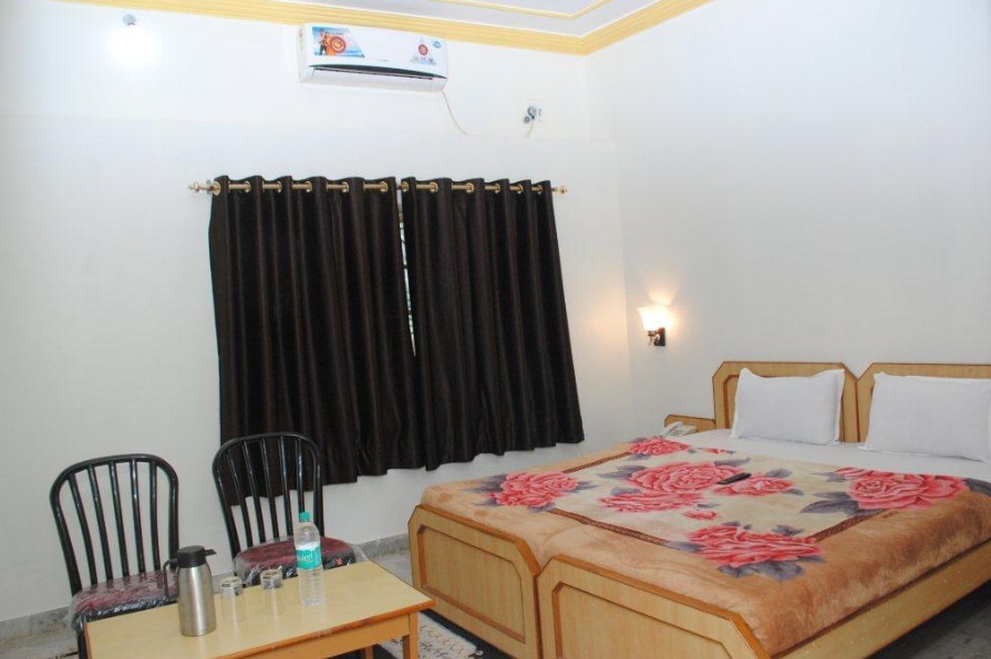 Rajdeep Guest House - Tap to explore photos