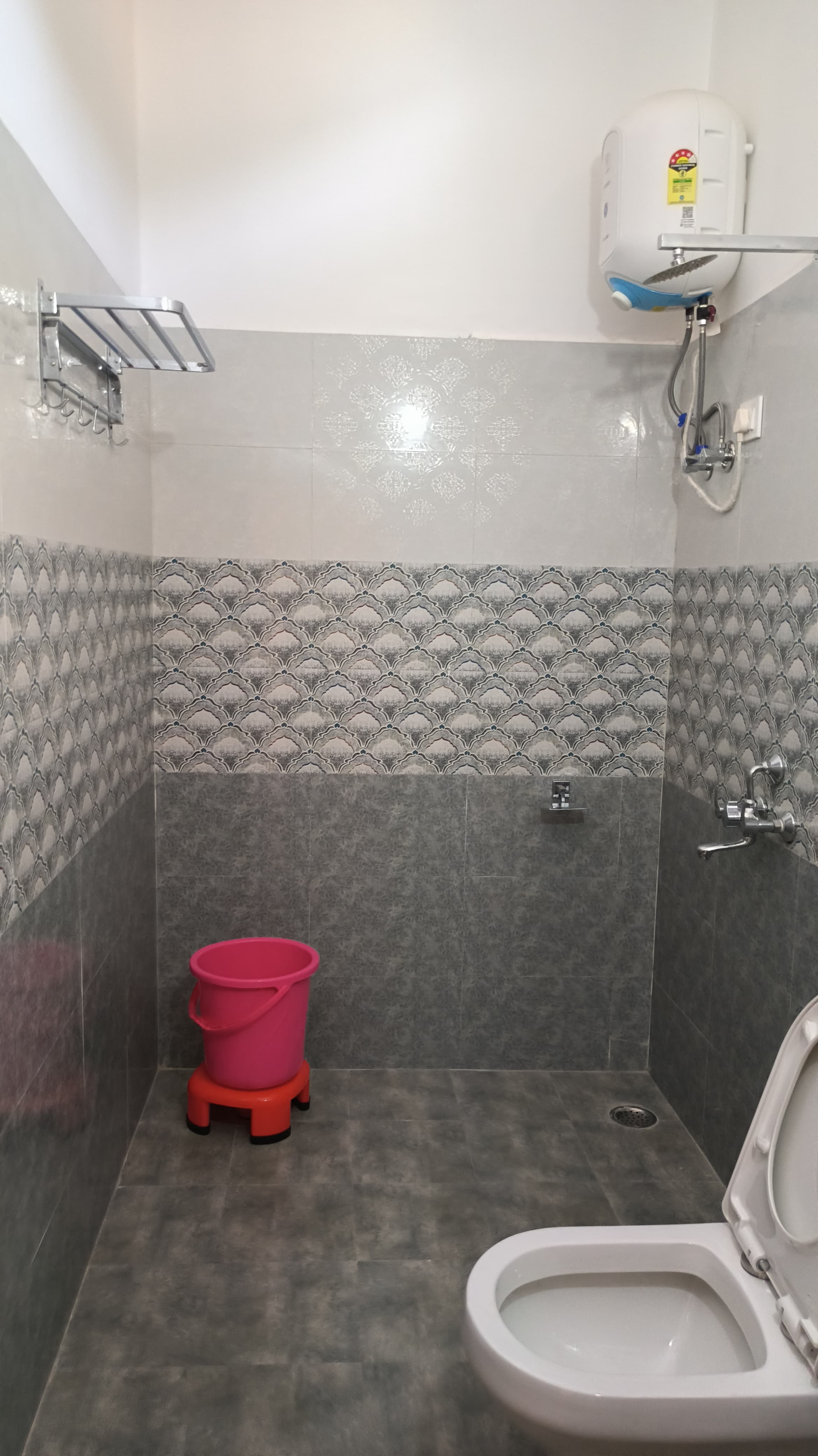 Himadri Homestay 2 - Tap to explore photos