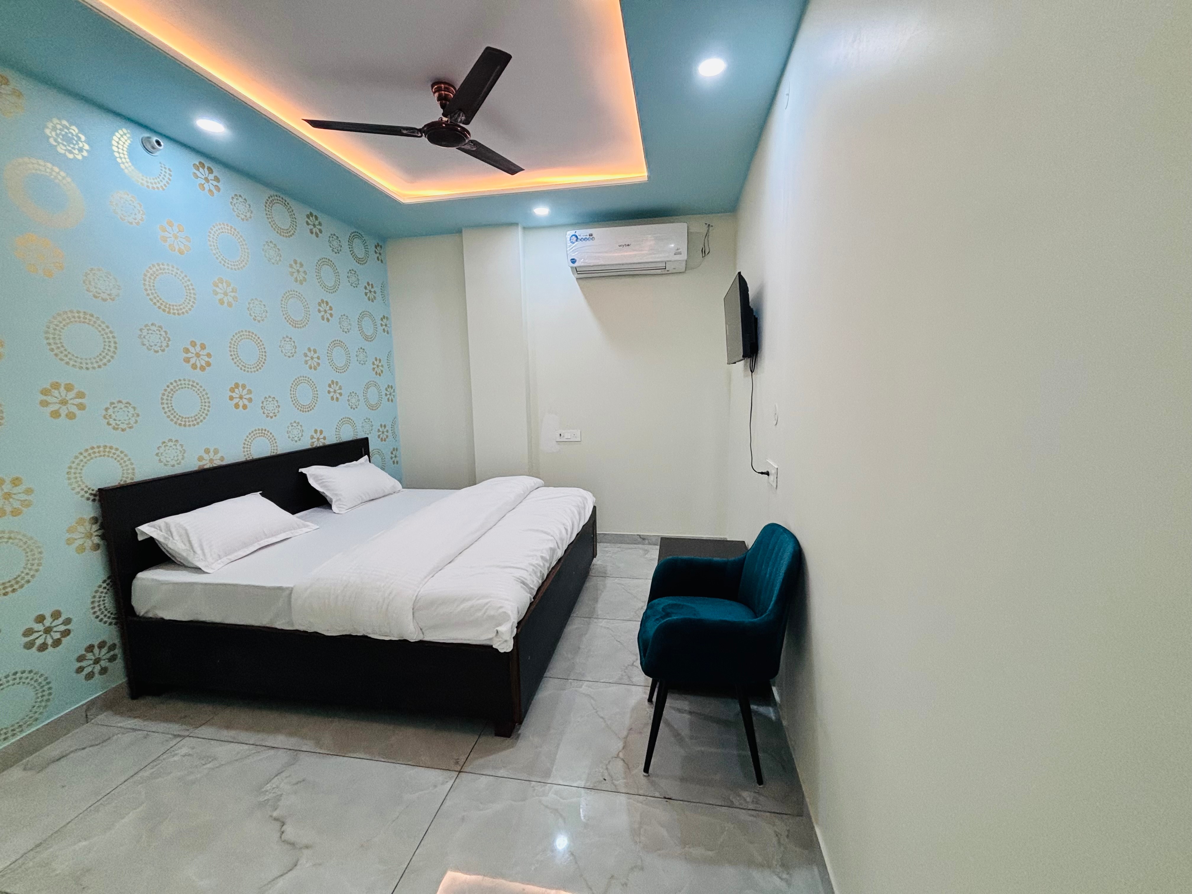 Radhe Hotel & Restaurant - Tap to explore photos