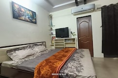 Ground Floor Garden Facing Room, Halol