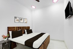 Hotel The Arrow Near Paschim Vihar, Delhi