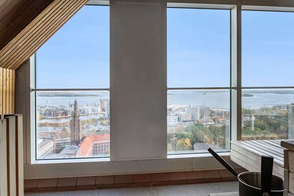 Best Western Plus Hotel Plaza - Tap to explore photos