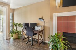 Best Western Luxury Inn, San Joaquin