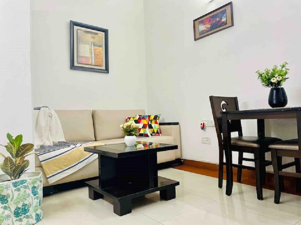 Olive 1 BHK Service Apartment Defence Colony - Tap to explore photos