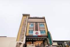 HOTEL O RADHIKA PALACE, Hasanganj