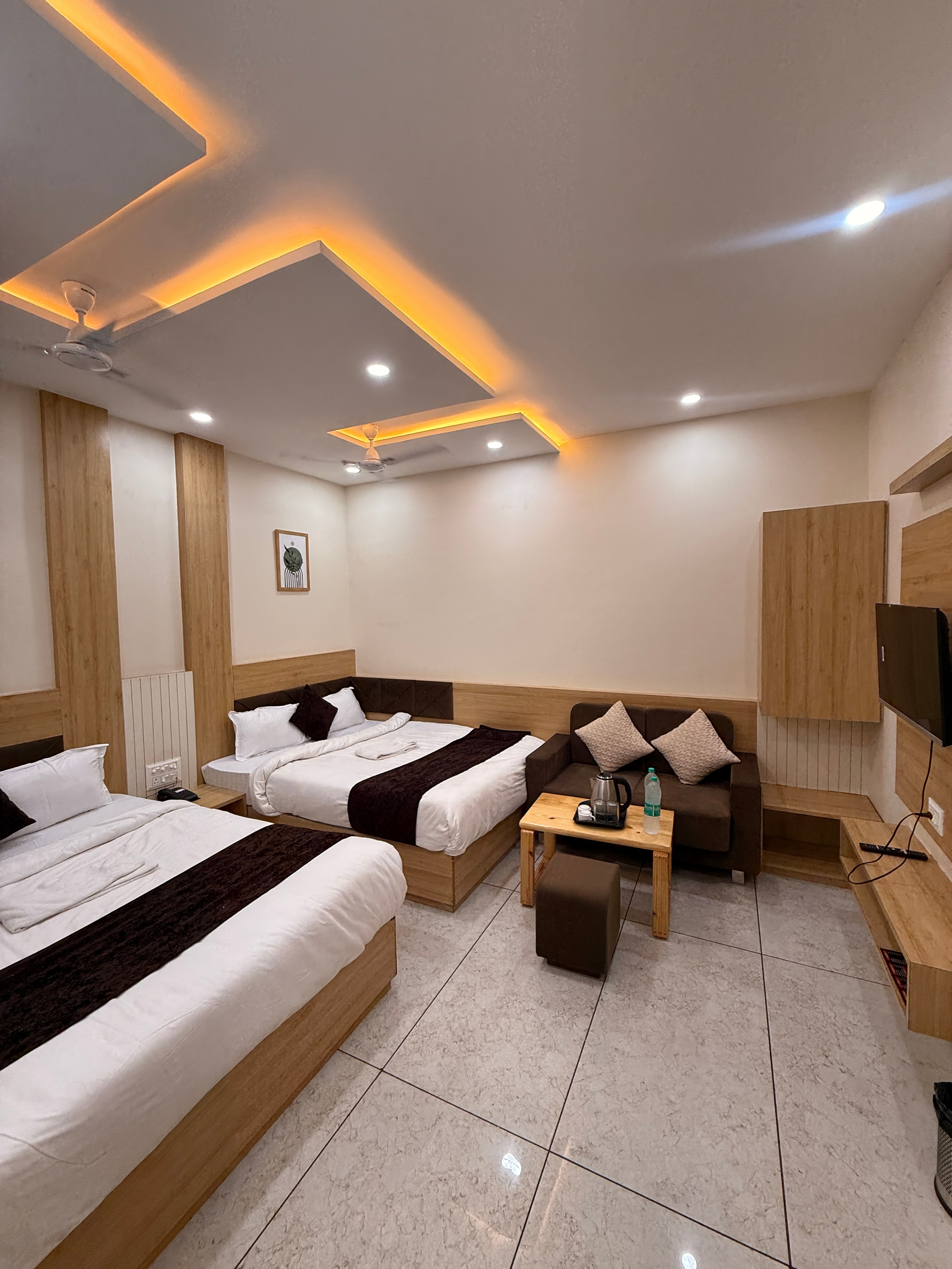 Hotel Kusum Kunj - Tap to explore photos