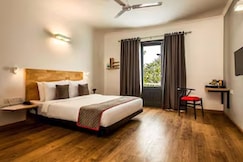 POP HOME 83983C Hotel Maitri, Ujjain