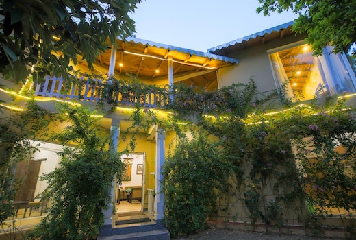 StayVista | Mistletoe House