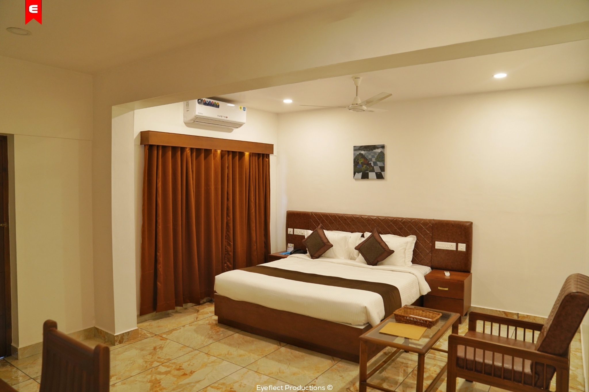 Hotel Vani, Changanaserry - Tap to explore photos